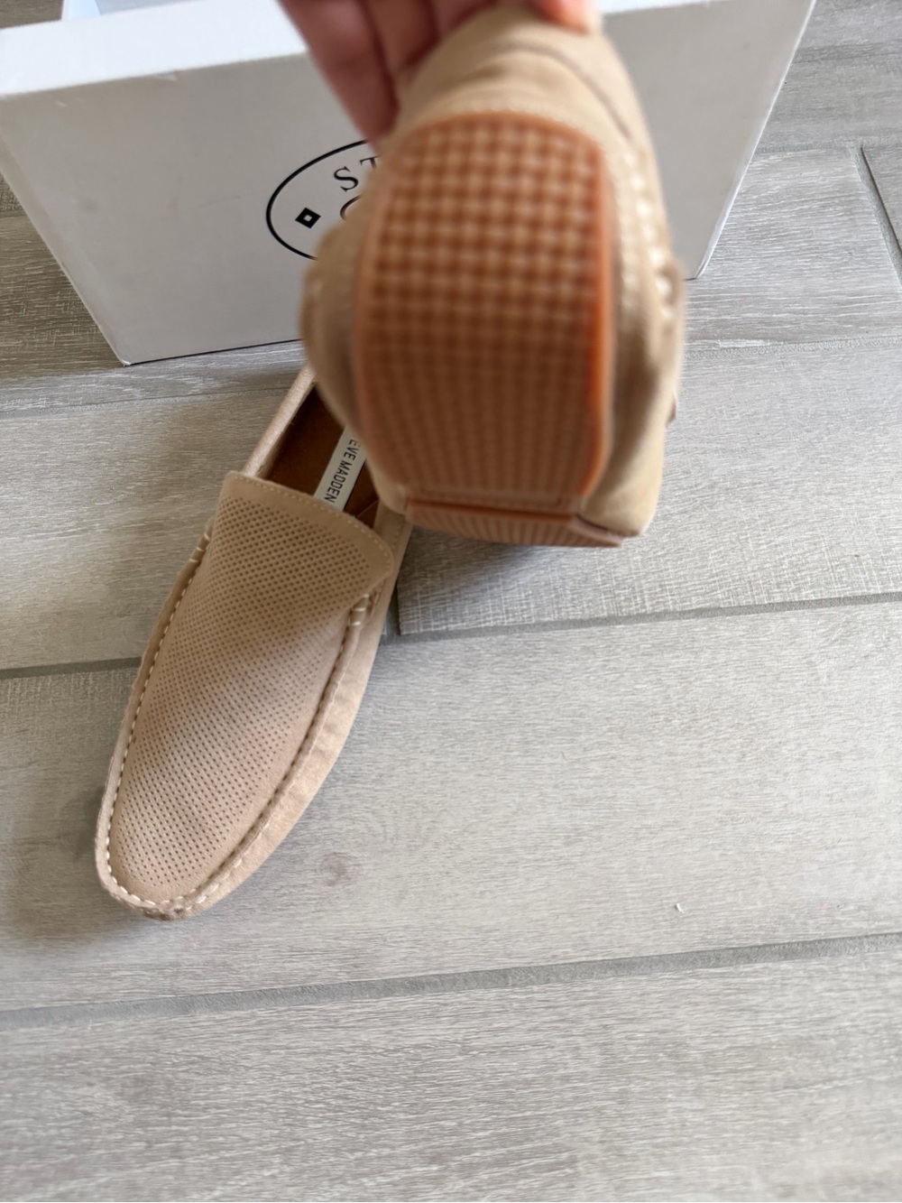 Steve Madden Beige Suede Perforated Slip-On Loafers -new in box -moccasins size - Picture 7 of 8